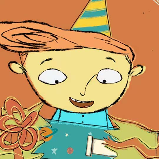Petit con un sombrero de cumpelaños.